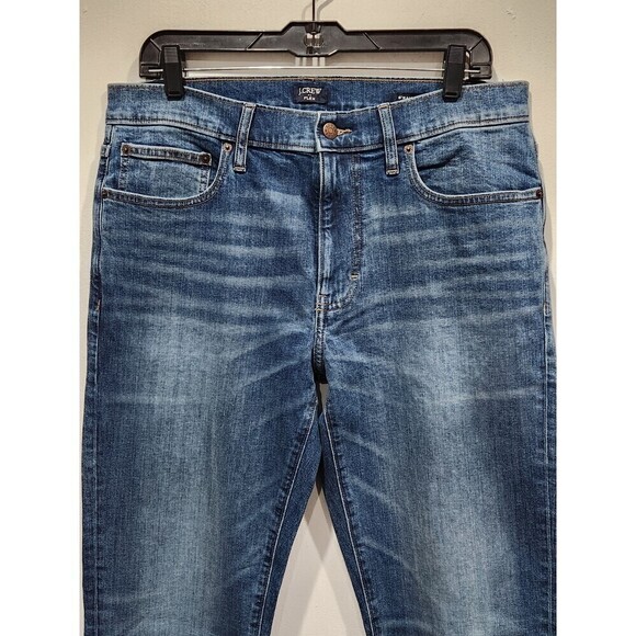 NEW! J. Crew Straight Fit Signature Flex Light Medium Wash Jeans, 32x34 - Picture 5 of 13